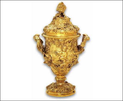 This is one of the less common gold pieces of art created by de Lamerie. This is housed at the Gilbert Collection in London, England.